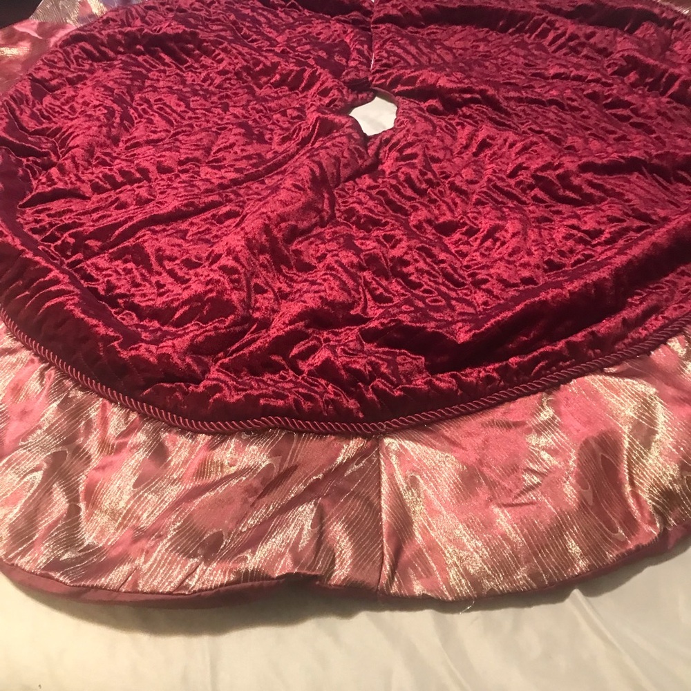 Pre-owned skirt tree